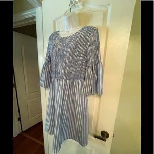 Beige by Eci XL Knee Length Dress blue & white